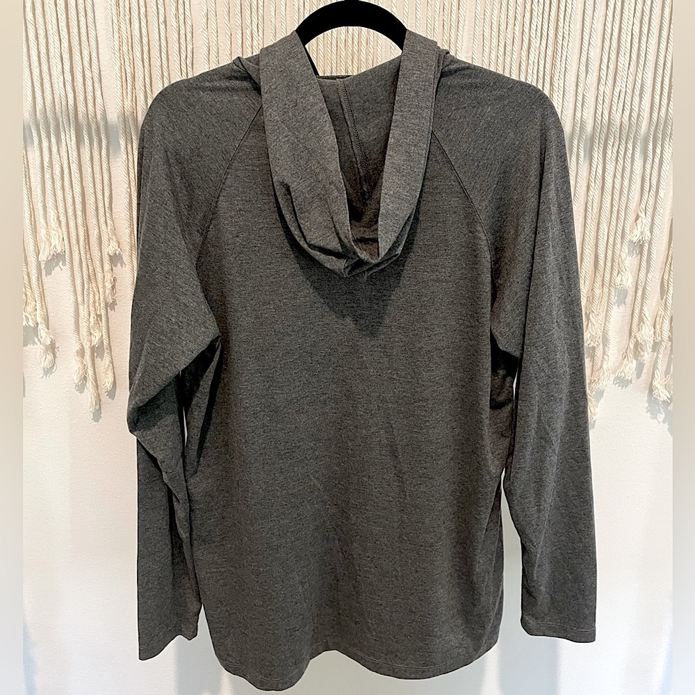 NWOT Maui & Sons Surf Skate Shirt Hoodie Size M UNISEX - Picture 2 of 7